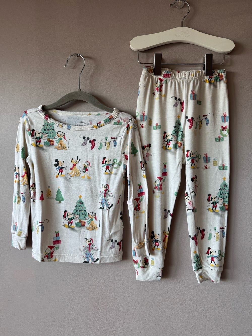 Pottery Barn Kids X Disney Bamboo Mickey & Friends Christmas Holiday PJ‎ Set 2T